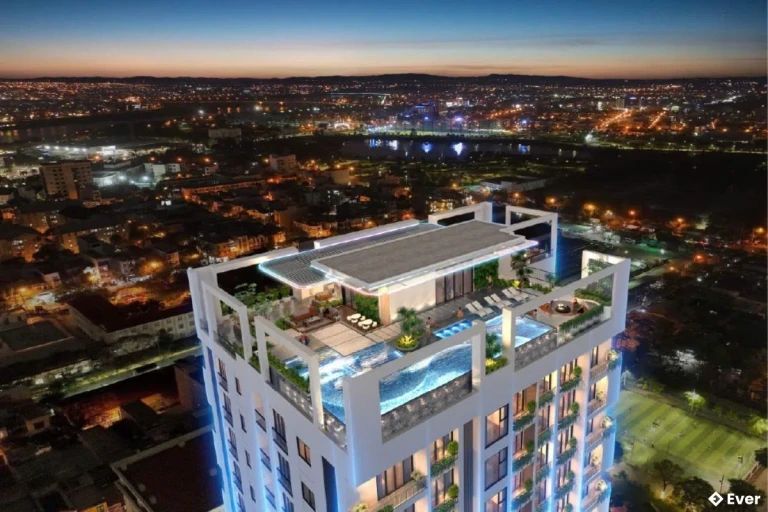 Bể bơi ngoài trời của dự án