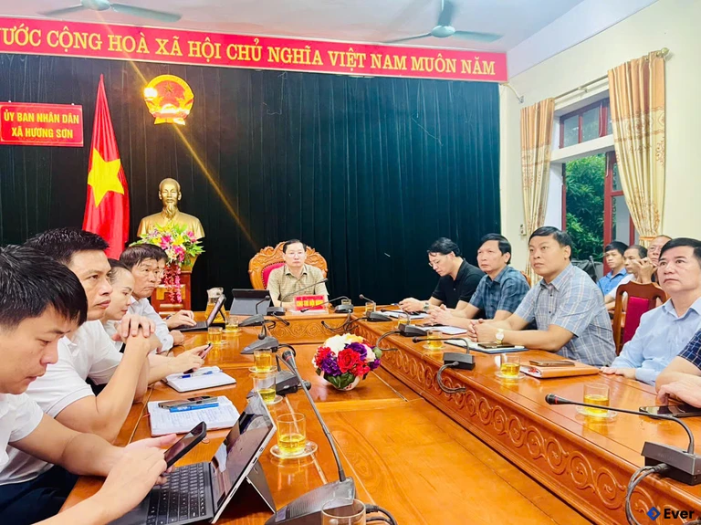 Cán bộ xã Hương Sưo