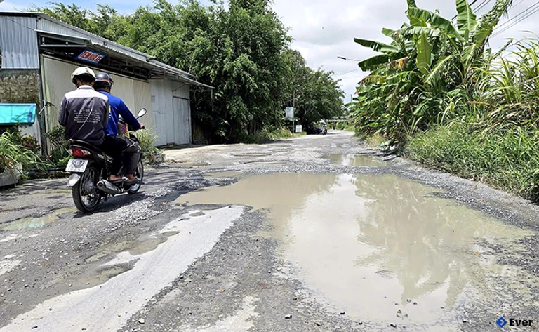 Hạ tầng đường xá giao thông xã Vị Thanh xuống cấp nghiêm trọng