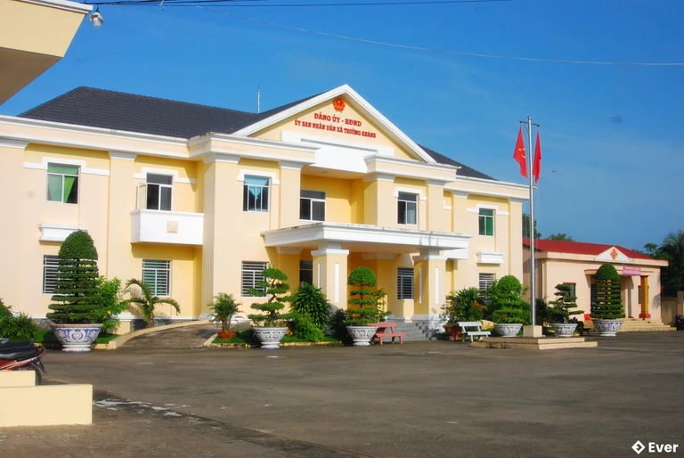 Trụ sở hành chính xã Trường Khánh