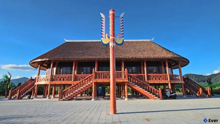 Làng văn hóa các dân tộc thiểu số A Lưới