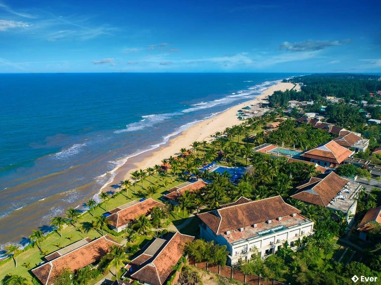 Bãi biển Thuận An huyện Phú Vang