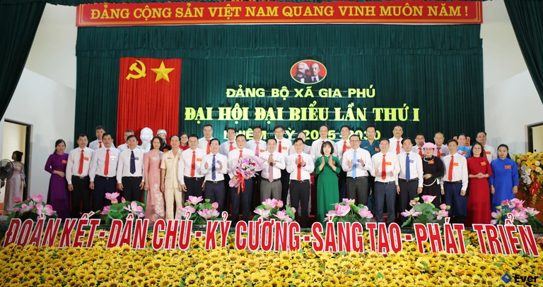 Ban Chấp hành Đảng bộ xã Gia Phú nhiệm kỳ 2025 - 2030 ra mắt Đại hội