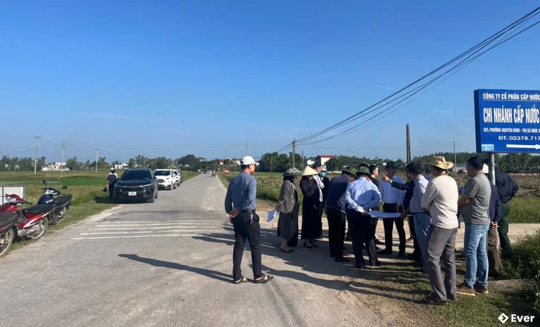 Bàn giao mặt bằng dự án tuyến đường từ QL1A đi kcn số 17