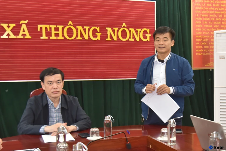 Bí thư Đảng ủy, Chủ tịch HĐND xã Thông Nông Lý Văn Chiến phát biểu tại buổi làm việc