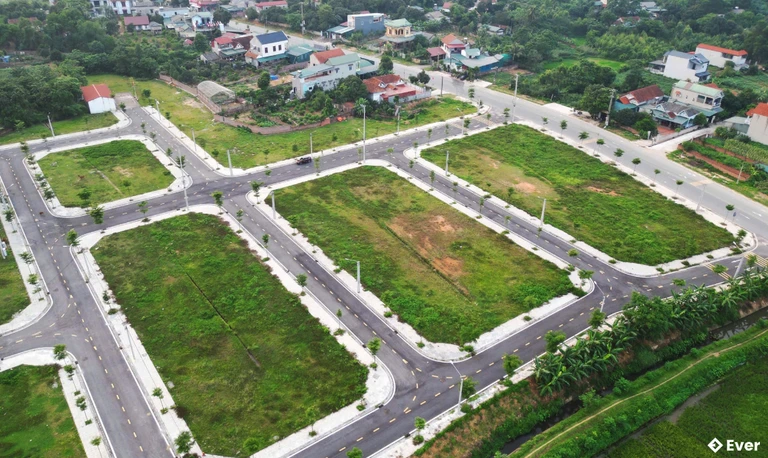 Các khu đất tại xã Tam Hồng