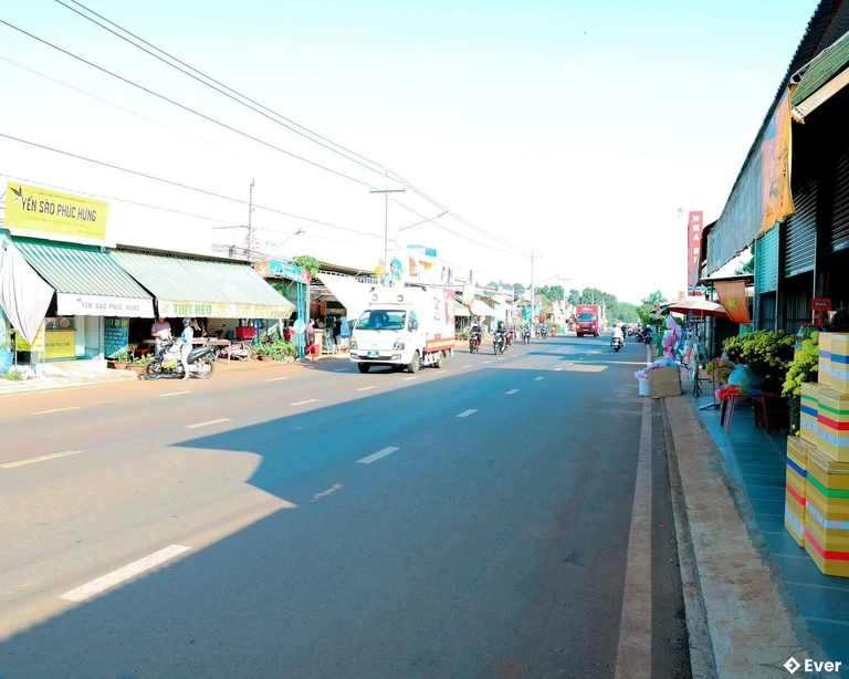 Các khu vực gần trung tâm hành chính, chợ và các tuyến đường lớn sẽ được xã Tân Hưng ưu tiên phát triển