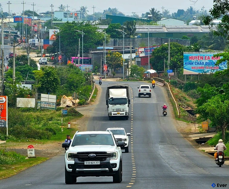 Các tuyến đường hiện đại, khang trang được đồng bộ và nâng cấp là mục tiêu của xã Ea Kar trong giai đoạn tới