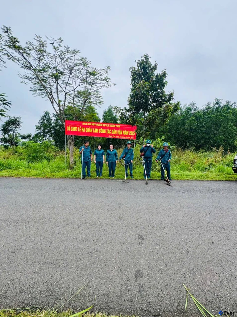 Các tuyến đường liên xã, đường nội khu và các trục kết nối với tuyến giao thông được cải thiện đồng bộ