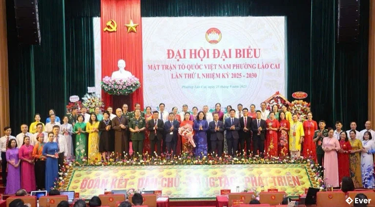 Các Ủy viên Ủy ban Mặt trận Tổ quốc Việt Nam phường Lào Cai khóa I