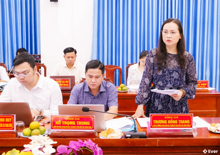 Cán bộ phường Trà Vinh tại cuộc họp giai đoạn sau sáp nhập