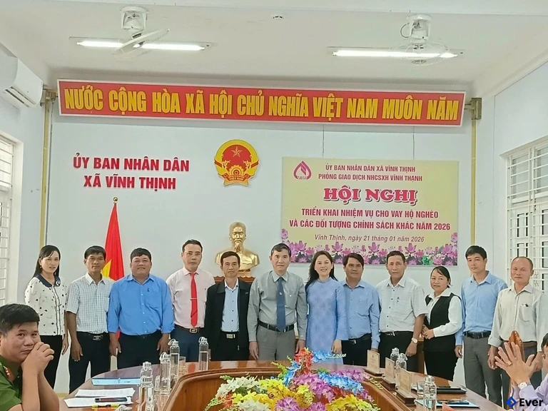 Cán bộ xã Vĩnh Thịnh trong hội nghị triển khai nhiệm vụ