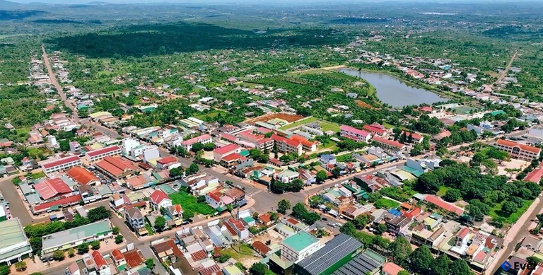 Cảnh quan xã Ea Drông từ trên cao