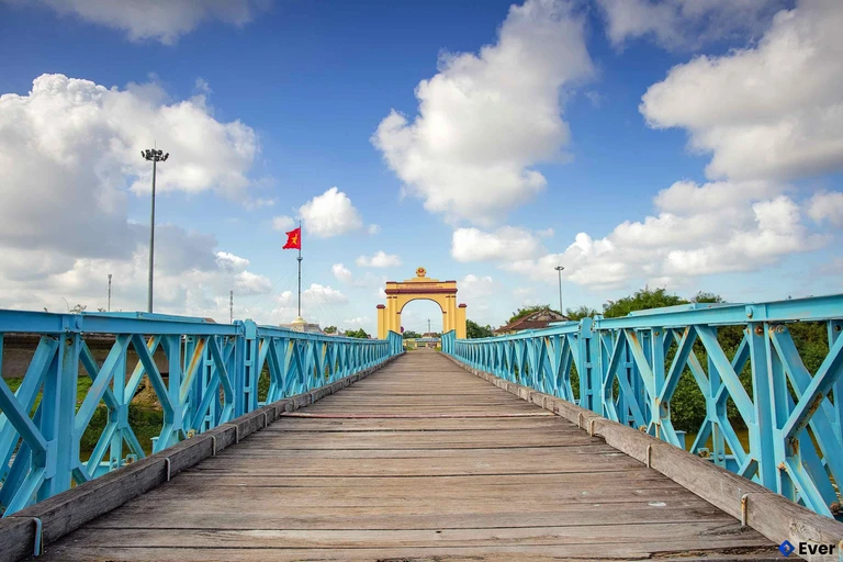 Cầu Hiền Lương