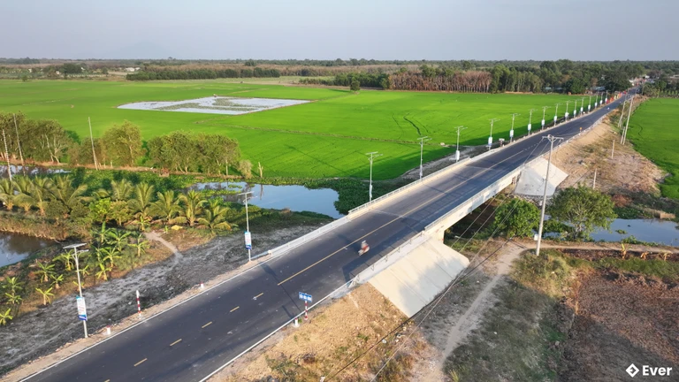 Cầu Hòa Bình được xây dựng, góp phần tháo gỡ điểm nghẽn về giao thông