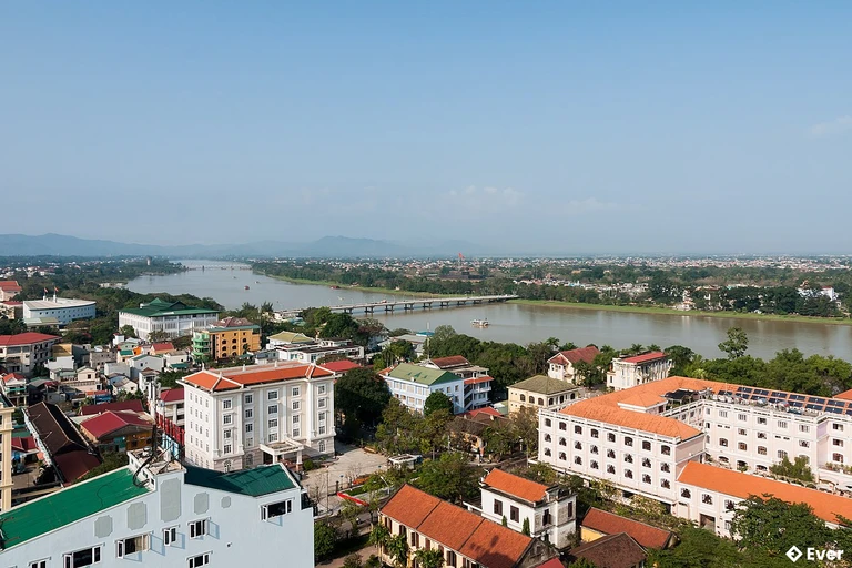 Cầu Phú Xuân sông Hương