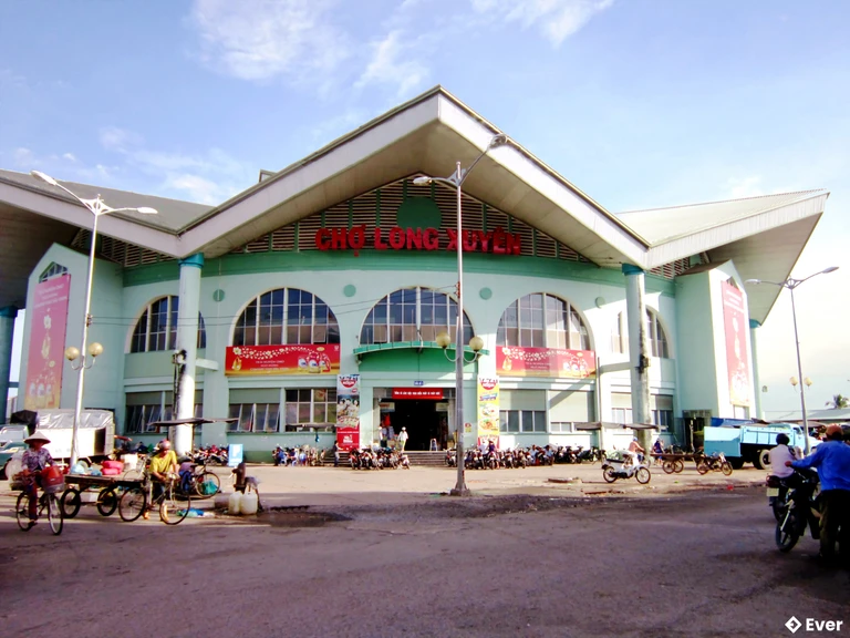 Chợ Long Xuyên