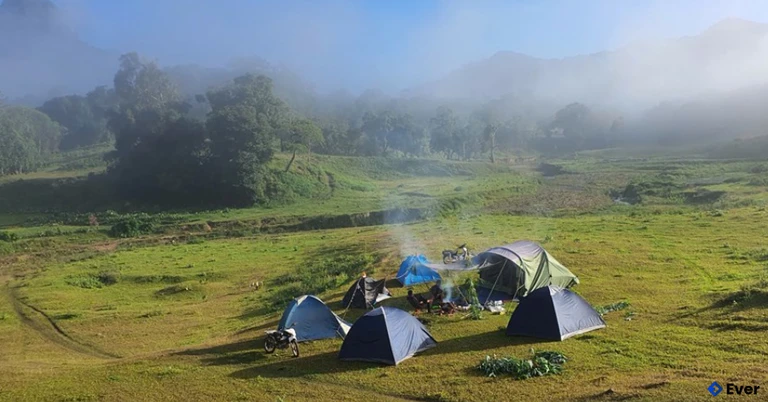 Có một “thảo nguyên” thu nhỏ đẹp như tranh giữa đại ngàn biên giới Đăk Plô