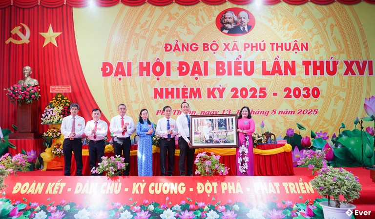 Đại hội đại biểu lần thứ 16 tại xã Phú Nhuận