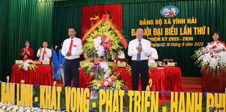 Đại hội đại biểu lần thứ nhất của Đảng bộ xã Vĩnh Hải sau sáp nhập