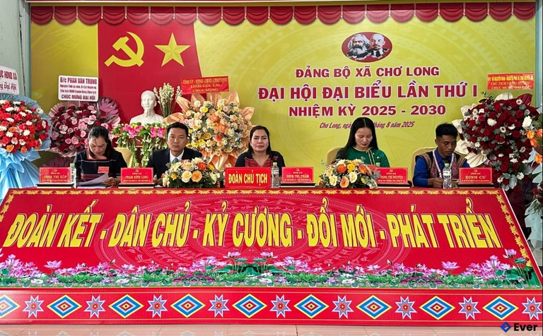 Đại hội đại biểu lần thứ nhất được tổ chức tại xã Chơ Long