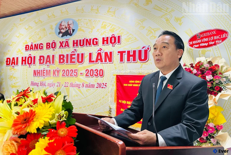 Đại hội đại biểu lần thứ nhất tại trụ sở hành chính xã Hưng Hội