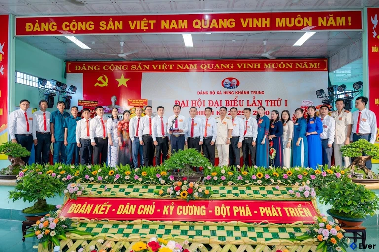 Đại hội đại biểu lần thứ nhất tại xã Hưng Khánh Trung
