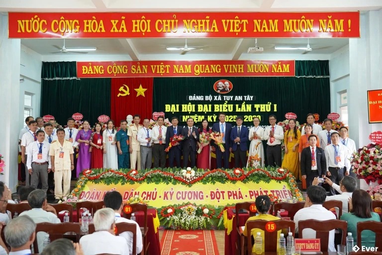 Đại hội đại biểu lần thứ nhất tại xã Tuy An Tây