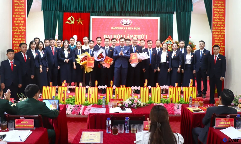 Đảng bộ xã Hua Bum