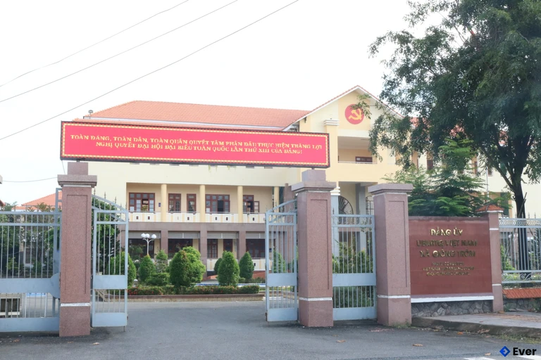 Đảng ủy xã Giồng Trôm, tỉnh Vĩnh Long