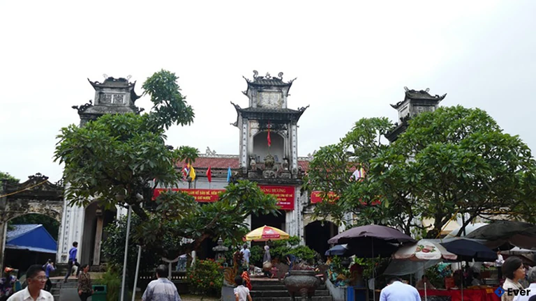 Đền Bảo Lộc