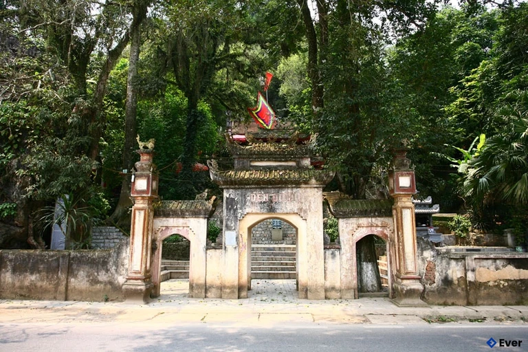 Đền Đuổm