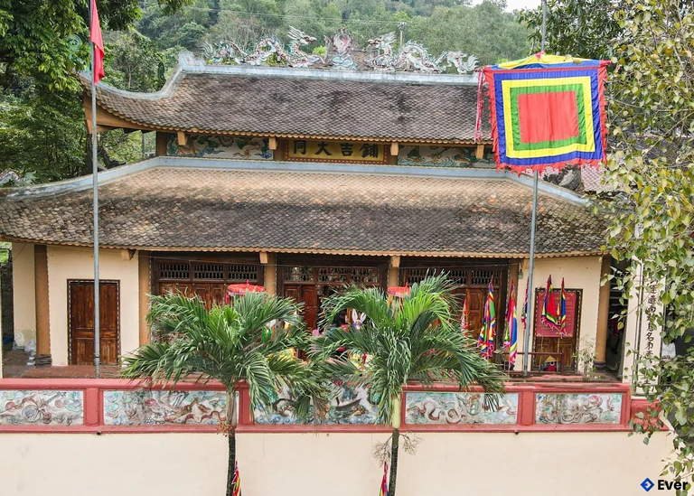 Đền Phố Cát