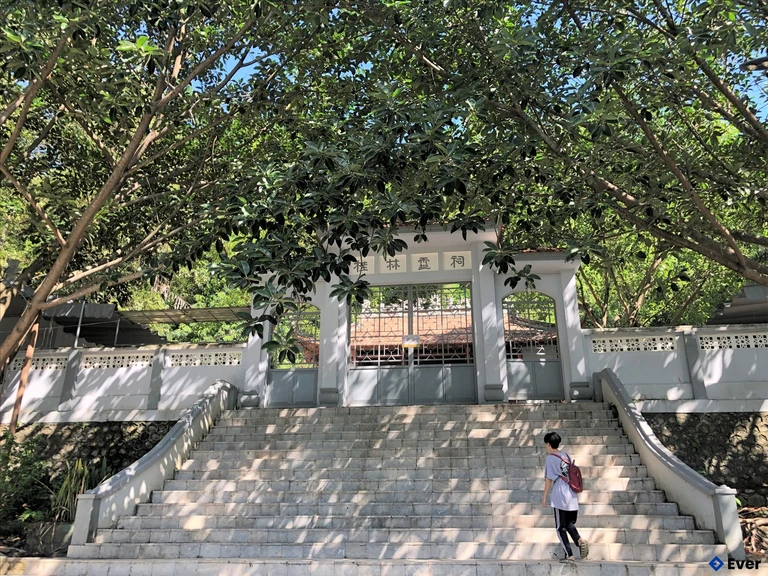 Đền Quế Lâm Tự