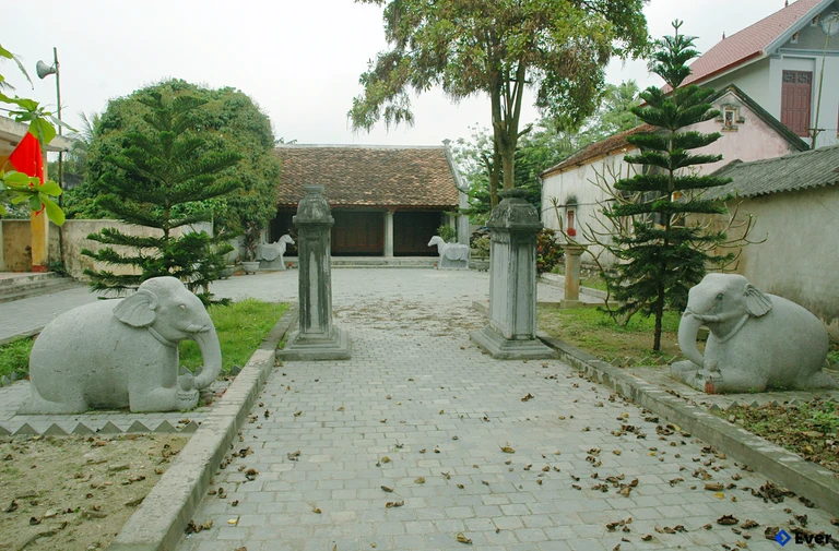 Đền thờ Tướng Công Hoàng Bùi Hoàn