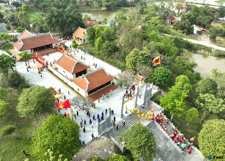 Đền thờ vua Lý Nam Đế