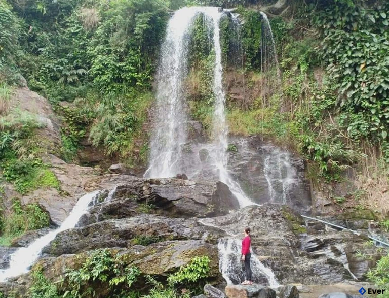 Đến với thác Cao Muôn, xã Ba Vinh