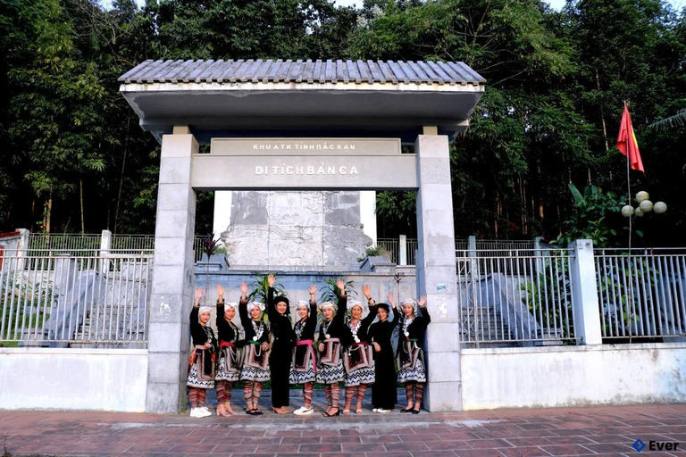 Di tích Bản Ca
