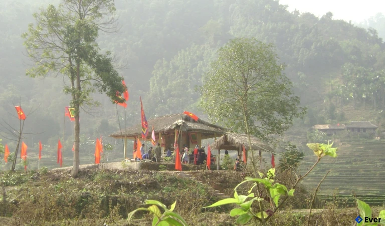 Di tích lịch sử văn hóa Đình Mường xã Khuôn Lùng