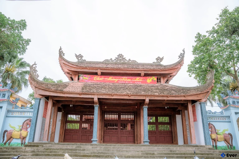 Đình cổ Yên Trường