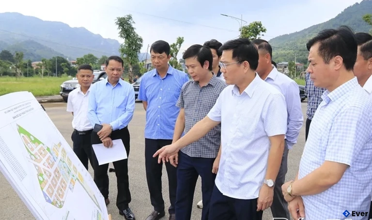 Đồng chí Vũ Việt Văn chỉ đạo tháo gỡ khó khăn tại Dự án Khu đô thị Thống Nhất