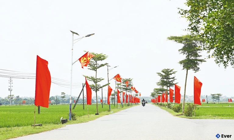 Đường giao thông ở xã Hoàng Vân ngày càng khang trang, sạch đẹp