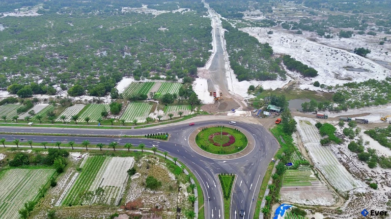 Đường Võ Chí Công qua xã Thăng Trường đã hoàn thiện và đang được đấu nối với quốc lộ 1A