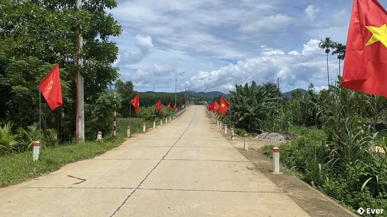 Đường xá được cải tạo nhằm thuận lợi cho lưu thông hàng hóa