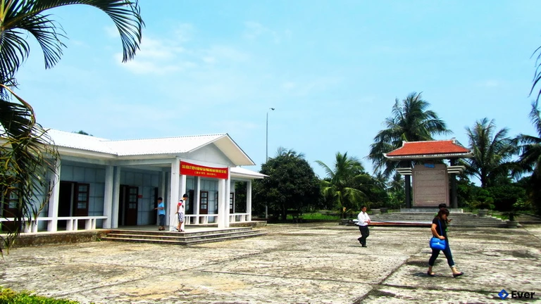 Ghé thăm Khu chính phủ lâm thời Cộng hoà miền Nam Việt Nam