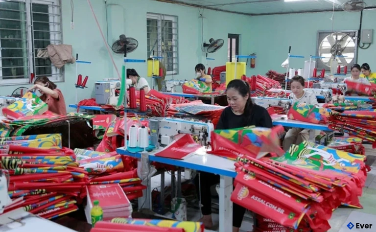 Gia công hàng xuất khẩu tại Công ty Cao Minh Phát, xã Trường Lâm