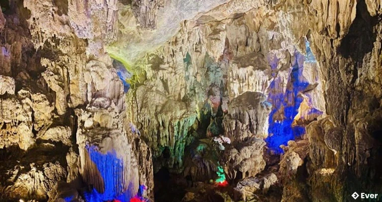 Hang Tham Luồng với vẻ đẹp huyền bí