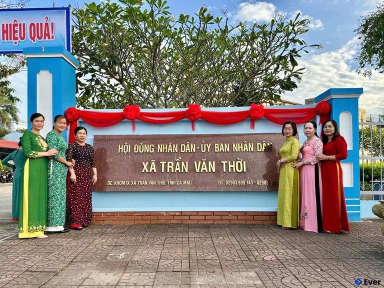 HĐND - UBND xã Trần Văn Thời