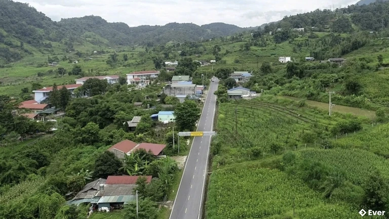 Hệ thống đường giao thông tại khu vực xã Bình Lư được cải thiện đáng kể