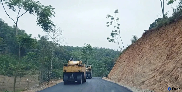 Hệ thống đường giao thông xã Tiền Phong được đầu tư mở rộng kiên cố